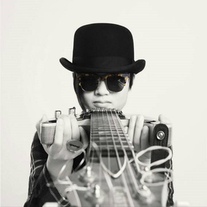 女被粗大的🐔巴捣出白浆口述
