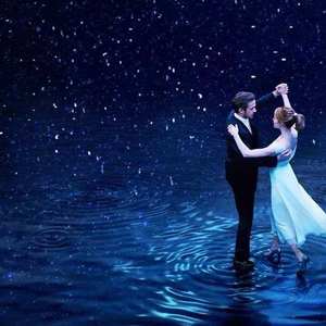 女被粗大的🐔巴捣出白浆口述
